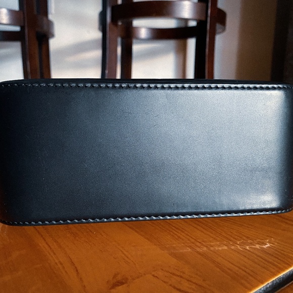 1999 Pre-Owned LV Black EPI Leather Buci Shoulder Bag - Picture 3 of 11